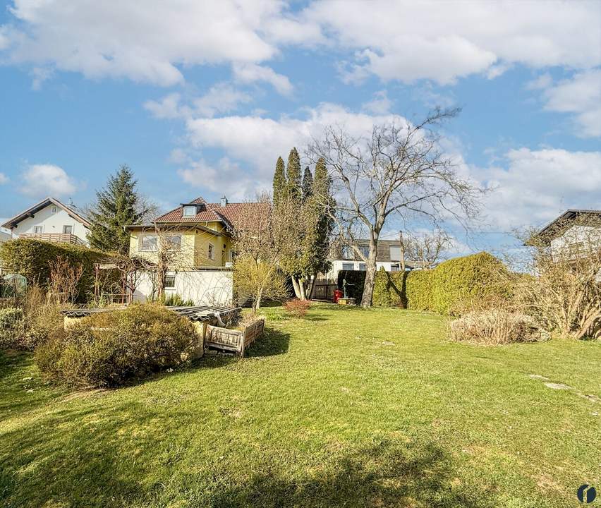 Charmantes Haus mit tollem Grundstück in Grün-Ruhelage