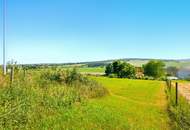 HERRLICHER RUNDUM AUSBLICK AUF DIE LANDSCHAFT- Baugrundstück ohne Bauzwang - Sehr gute Verkehrsinfrastruktur nach Wien