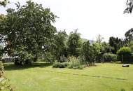 Parkähnlicher 1.168 m² großer Garten mit Pool samt Ein-/Zweifamilienhaus zum Renovieren in ruhiger, sonniger Lage!