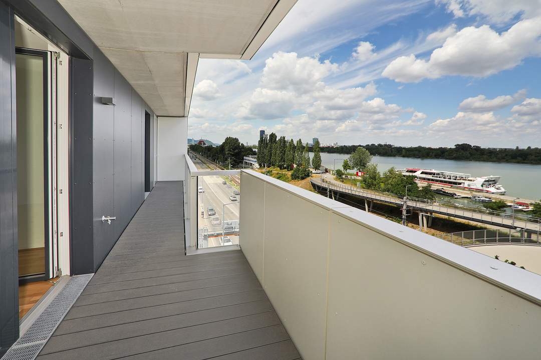 AB SOFORT: MARINA TOWER - Wohnen mit Mehrwert: 2 Zimmer, Loggia, Balkon & viel Komfort!