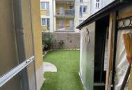 Ihr grünes Wohnzimmer: 2 Zimmer mit Terrasse und eigenem Garten! Teilsanierung notwendig!