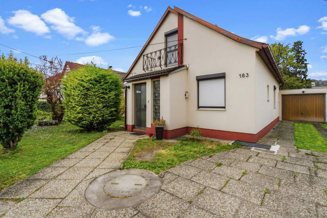 "Einfamilienhaus- Eigengrund-Nähe Badeteich Hirschstetten- Autobus vor der Türe"