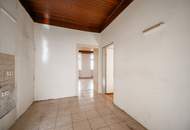 ++Q16++ sanierungsbedürftige 2-Zimmer Altbauwohnung in guter Lage