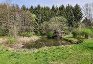 Älteres Fischerhaus samt drei Teichen in sonniger und sehr ruhiger Alleinlage an einer Sackgasse.