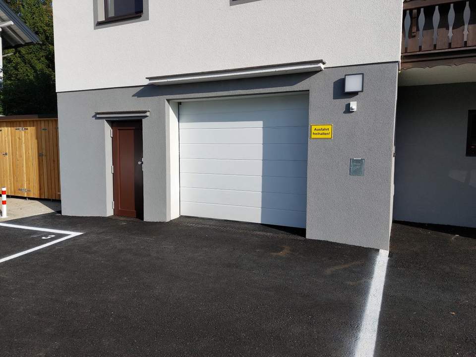 Thalgau: geräumige Garage