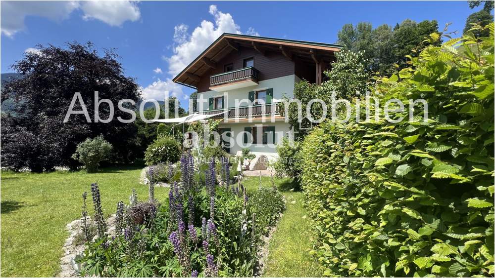 Besondere Immobilie auf der Sonnenseite von Zell am See! 1.308 m² Grund mit Altbestand am Taleingang