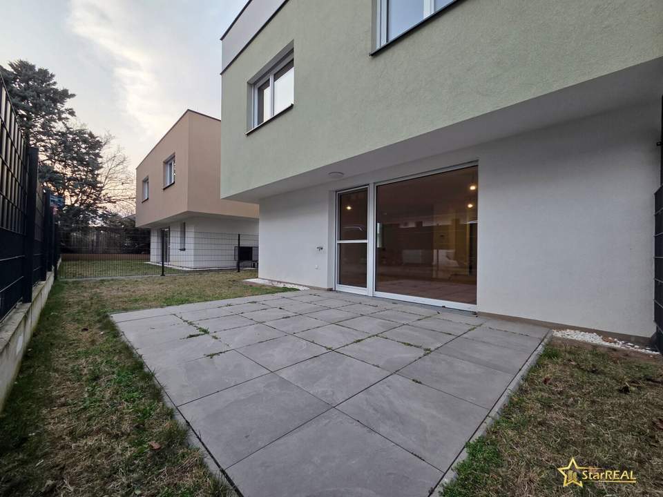 ERSTBEZUG! SCHLÜSSELFERTIG. 144 m² WOHNNUTZFLÄCHE, 5 ZIMMER, 2 BÄDER, 3 WC's, TRAUMHAFTE DACHTERRASSE MIT 31 m², INKLUSIVE KFZ-STELLPLATZ.