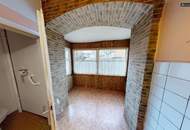 Renovierungsbedürftiges Einfamilienhaus im Zentrum von Knittelfeld mit Carports und Doppelgarage