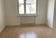 Familienfreundliches Wohnen in Perg: Gepflegte 3-Zimmerwohnung in ruhiger Umgebung und zentral gelegen mit allen Annehmlichkeiten direkt vor der Haustür! Jetzt mit KI-gestützter Visualisierung!