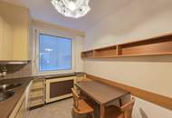 Sehr gepflegte Dreizimmer - Mietwohnung im 2.Stock in ruhiger Seitengassenlage mit Freisicht.