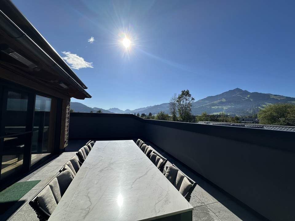 Maisonette-Dachgeschoss mit Dachterrasse & atemberaubenden Panoramablick, Whirlpool & Sauna