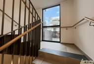 Exklusive 3-Zimmer-Neubauwohnung mit Balkon, Smart-Steuerung, Pool im Garten & Tiefgarage