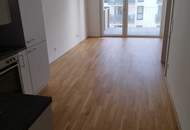 Ab 01.11.: Attraktive 2-Zimmer-Wohnung mit Balkon nahe U1-Station Rennbahnweg