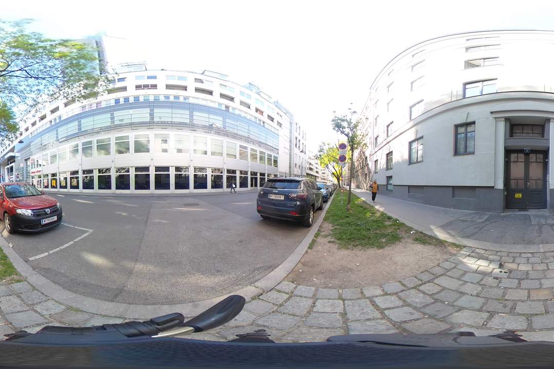 3-Zimmer-Wohnung mit Balkon nahe Millennium City - ideal für Vermietung!