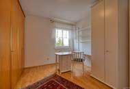 Sonnige 3-Zimmer Wohnung mit Blick ins Grüne, Loggia, Kellerraum und Tiefgaragenstellplatz.