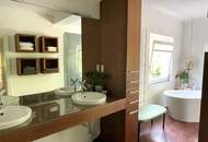 Versteckt. Verborgen. Verliebt. Bungalow mit 1.439 m² Gartenidylle – nur 700 m vom Thermalstrandbad entfernt