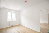 Erstbezug nach Sanierung: Schöne 2 Zimmer-Wohnung mit Loggia und Top-Anbindung
