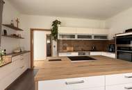 SONNIGER FAMILIENTRAUM MIT VOLLKELLER, 88 QM NEBENGEBÄUDE UND XXL GARTEN