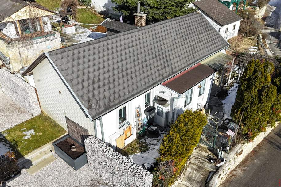 ENTZÜCKENDES KLEINFAMILIENHAUS MIT WEINKELLER / SCHÖNER GARTEN MIT TERRASSE, GRILLHÜTTE UND SCHUPFEN / VIEL POTENZIAL / RUHIGE SIEDLUNGSLAGE, Haus-kauf, 195.000,€, 2752 Wiener Neustadt(Land)