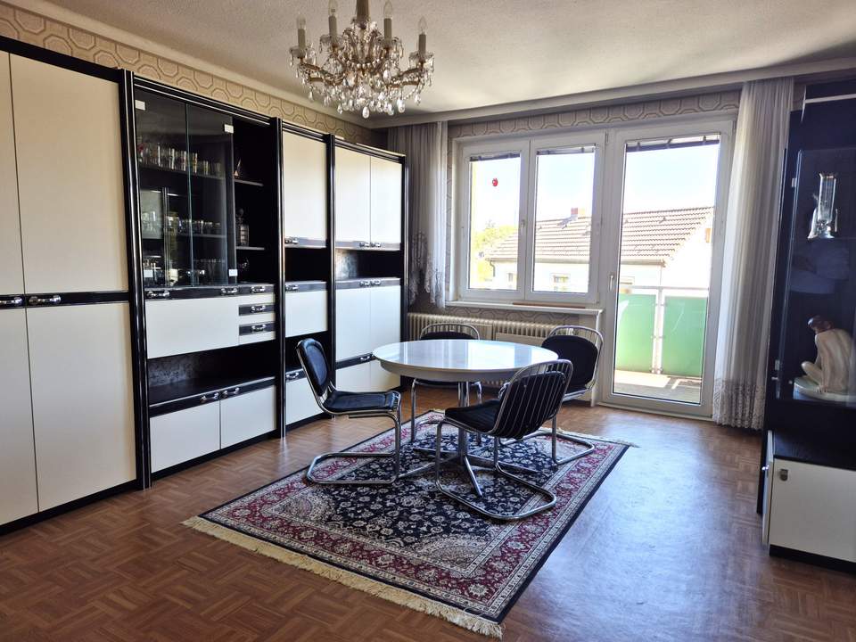 3 Zimmer Wohnung mit Balkon