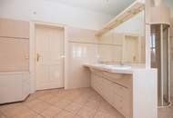 Traumhafte Altbauvilla mit Einliegerwohnung und großem Garten in Badennähe