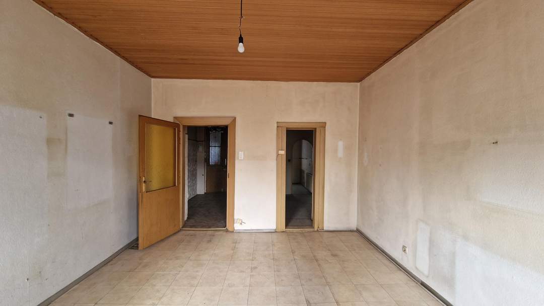 Sanierungsbedürftige Altbauwohnung beim Bahnhof Meidling + direkte U6 Nähe!!