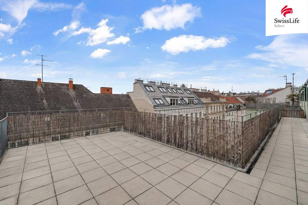 Helle 2 Zimmer Dachgeschoßwohnung | Große Terrasse | Hofseitiger Balkon | Sauna