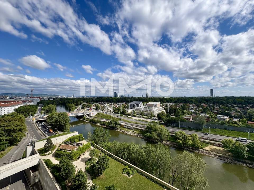 Stephansdom, Kahlenberg & Prater - alles im Blick plus Concierge, Lounges, Pool am Dach, Shops uvm.