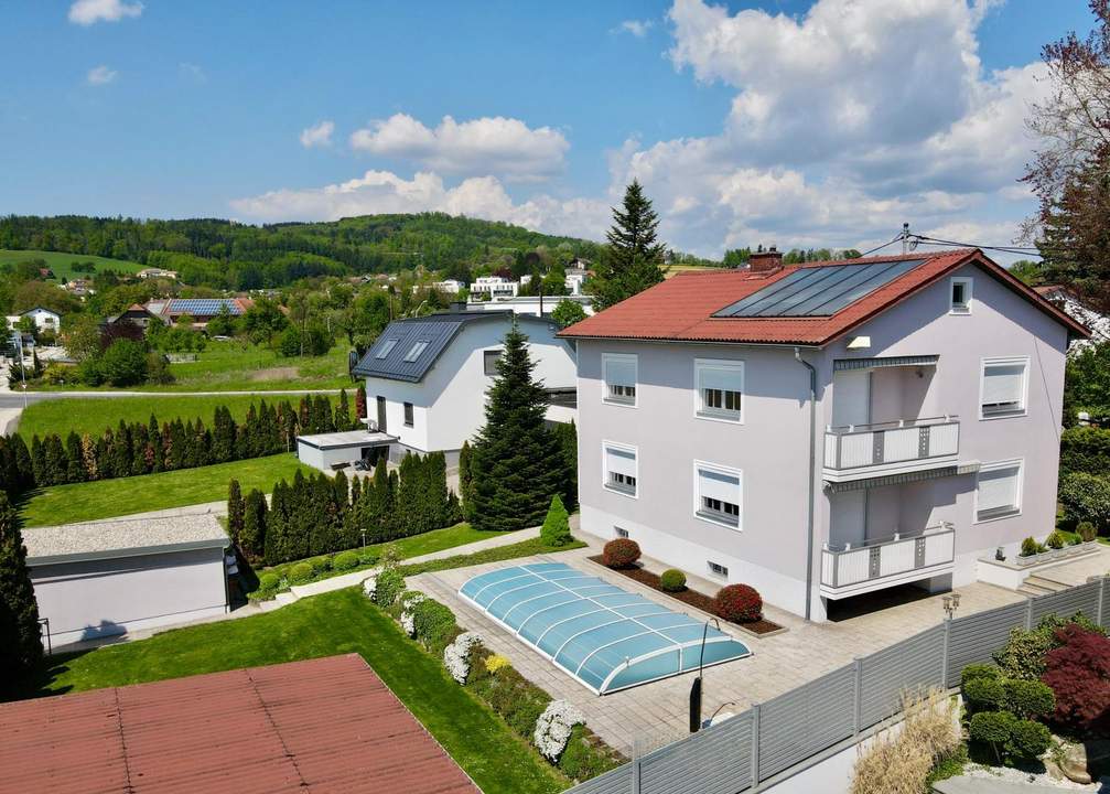 Familien Haus mit Pool in Leonding