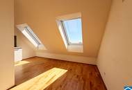 Großzügige 2-Zimmer-Dachgeschosswohnung mit sonniger Terrasse!