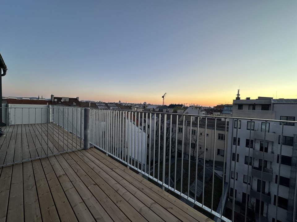 Erstbezug: City-Penthouse Dachgeschosswohnung mit 12 m² Balkon und Blick über Wien