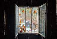 Zwei sanierungsbedürftige Häuser in absoluter Ruhe/Alleinlage