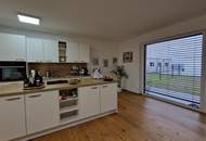Exklusive 3-Zimmer-Gartenwohnung mit zwei PKW-Abstellplätzen