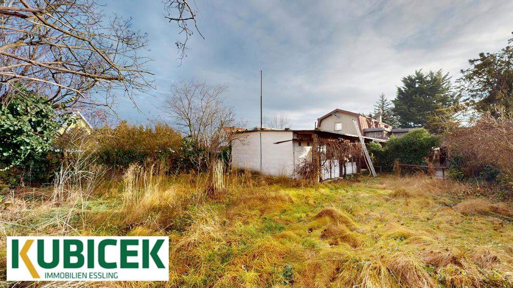 720 m² Grundstück mit Bauträgereignung und Althaus am Stadtrand