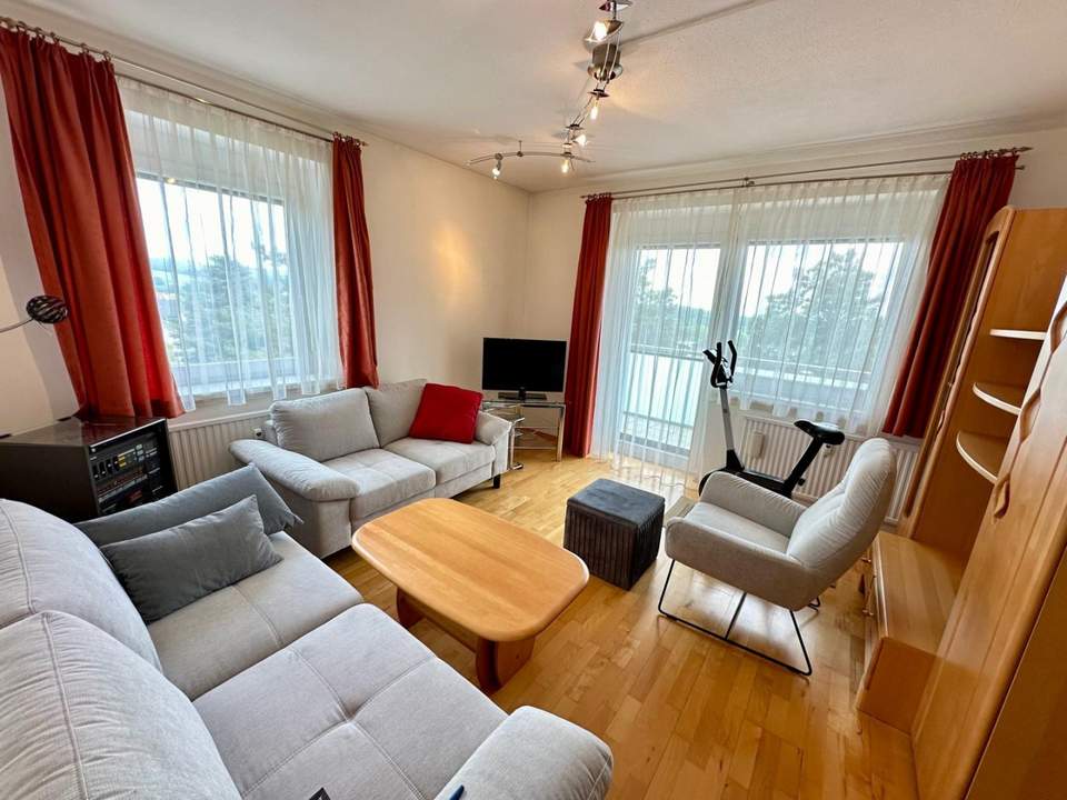 "Wunderschöne 3 Zimmer Wohnung mit Balkon und Garagenplatz"