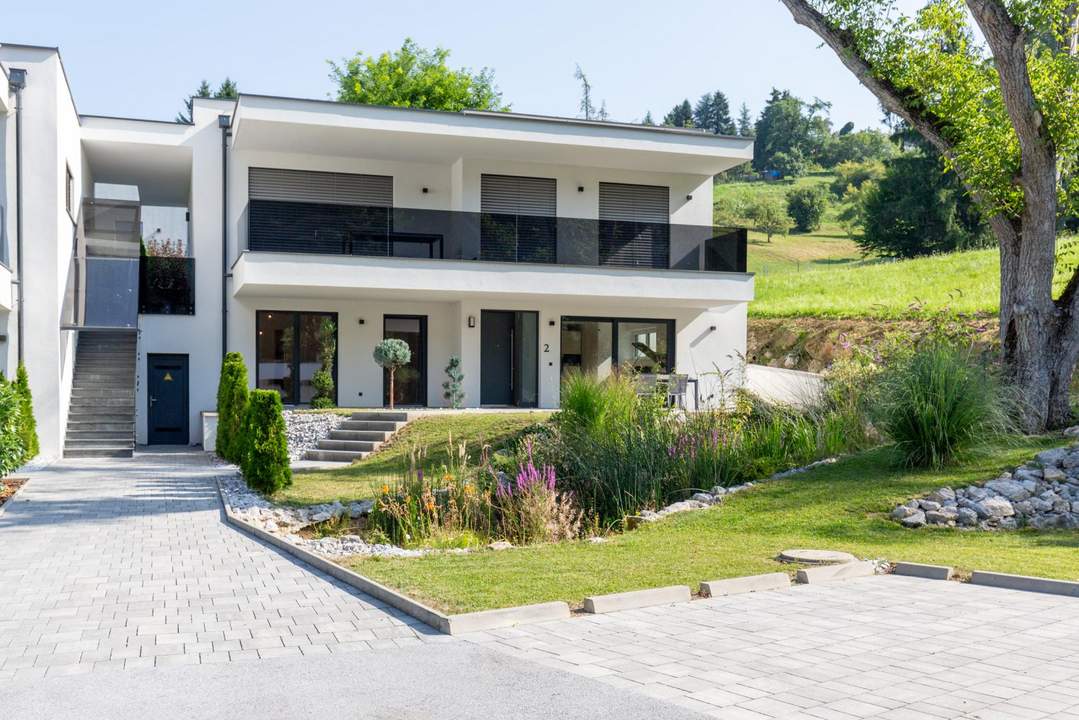 Exklusives Wohnerlebnis: Stilvolle Gartenwohnung mit Terrasse