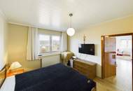 Sonniges Seehaus in Maria Wörth: Zwei Wohneinheiten mit rundum Seeblick + Gartenidylle