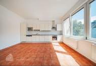 Großzügige 4-Zimmer Altbauwohnung mit Terrasse