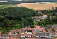 Bauernhof mit Gewerbeflächen * Lagerhallen * Landwirtschafts / Agrarflächen * direkt am Wald gelegen