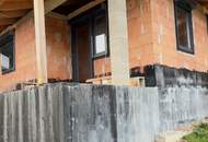 Charmanter Bungalow im Rohbau