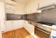 Großzügige 2-Zimmer-Dachgeschosswohnung mit sonniger Terrasse!