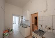 ++NEU++ Renovierungsbedürftige 4-Zimmer Altbauwohnung im Erdgeschoss!