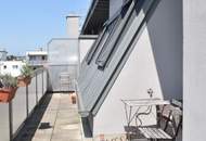 Klimatisierte 3-Zimmer Dachgeschoßwohnung mit XL-Terrasse, Seezugang, perfekte Infrastruktur