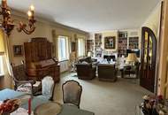 Stilvolles Haus in Bestlage von Wiener Neustadt – Großes Grundstück mit Pool, Altbaumbestand &amp; großer Garage