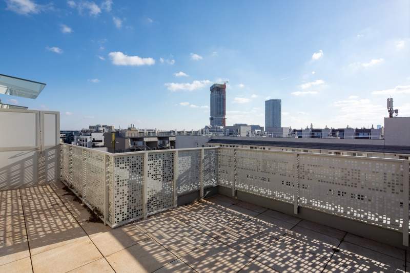 Dachgeschosswohnung mit 28 m² Terrasse – Neubau 2023, Klimaanlage, Kagran