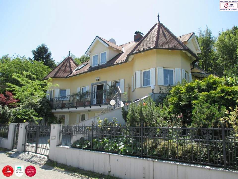 Exklusiv eingerichtete Villa mit orientalischem Hauch in absoluter Ruhelage in einer der begehrtesten Wohnlagen des südwestlichen Wienerwalds