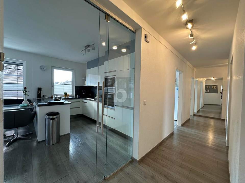 LICHTDURCHFLUTETER WOHNHIT MIT GROßER SONNENTERRASSE &amp; HOCHWERTIGER AUSSTATTUNG