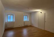 TOLLES AMBIENTE - PRAXIS - BÜRO - KANZLEI - im vollständig renoviertem - historischen Gebäude !