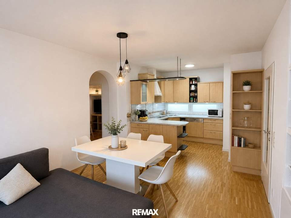 Schöne, helle 4-Zimmer-Wohnung mit schöner Loggia und TG-Parkplatz - Bezirk Jakomini!