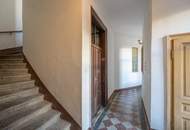 ++NEU++ Altbaucharme neu entdecken: 2-Zimmer Wohnung zum Sanieren mit viel Potenzial